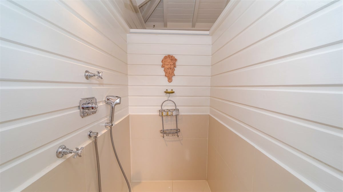 Bedroom 1 - Image 39