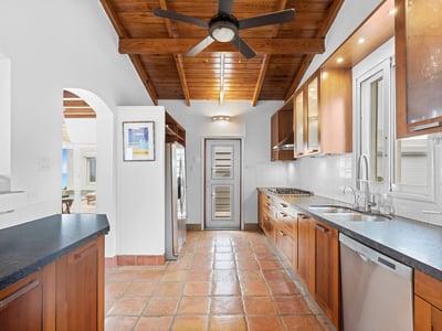 Luxury Villa Photo #8