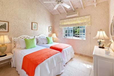 Luxury Villa Photo #18
