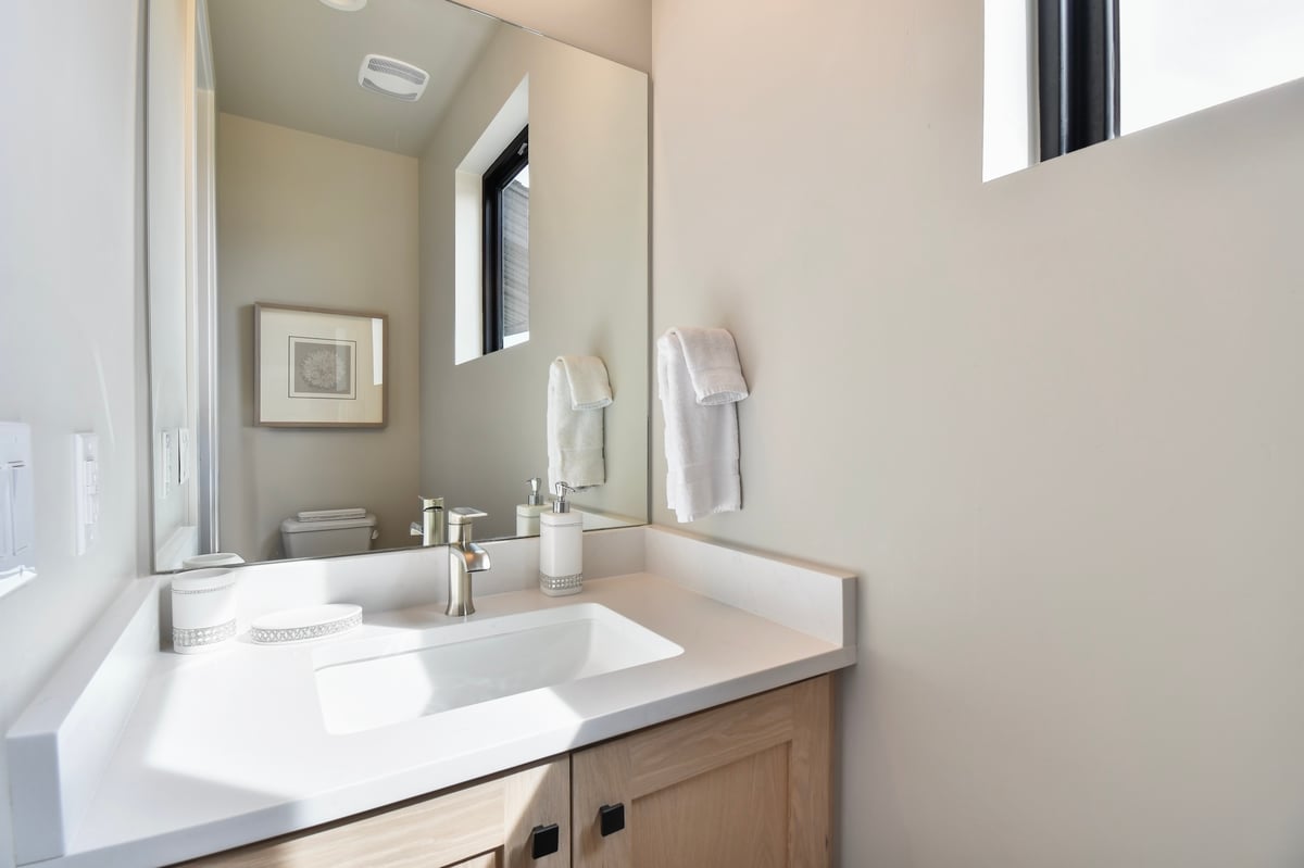 Mayflower Lakeside 942