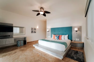 Luxury Villa Photo #43
