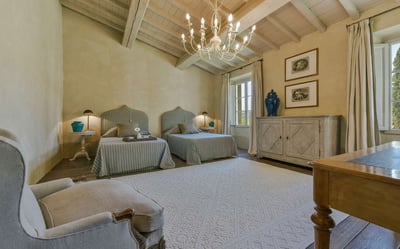 Luxury Villa Photo #21