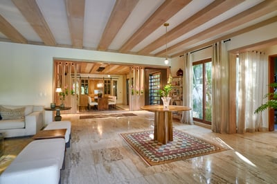 Luxury Villa Photo #22