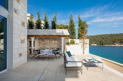 Luxury Villa Photo #15