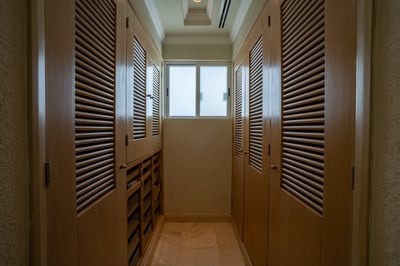 Luxury Villa Photo #30