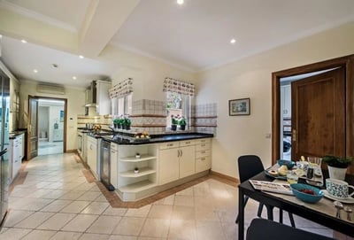 Luxury Villa Photo #13