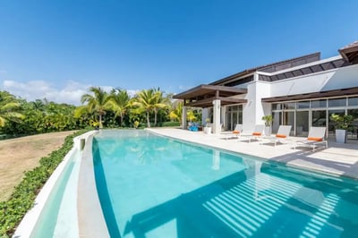 Luxury Villa Photo #15