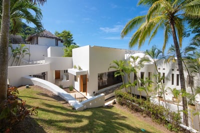Luxury Villa Photo #18