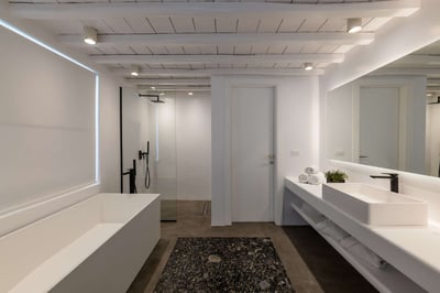 Luxury Villa Photo #41