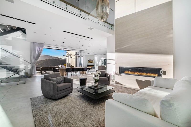 Linda Flora Modern Estate