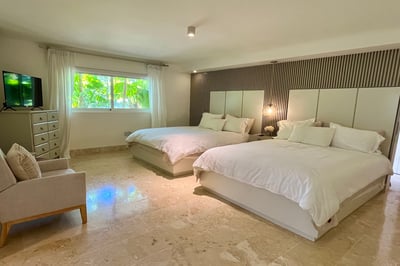 Luxury Villa Photo #31