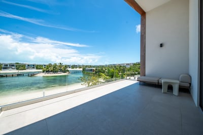 Luxury Villa Photo #28
