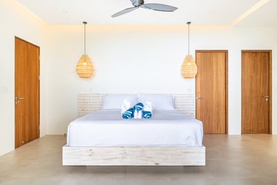 Luxury Villa Photo #50