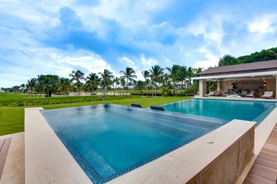 Luxury Villa Photo #4