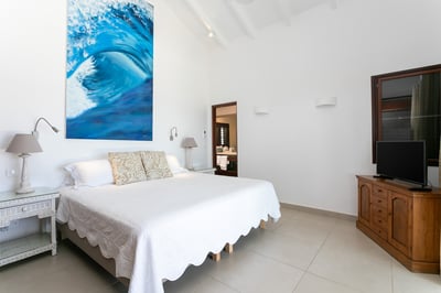 Luxury Villa Photo #38