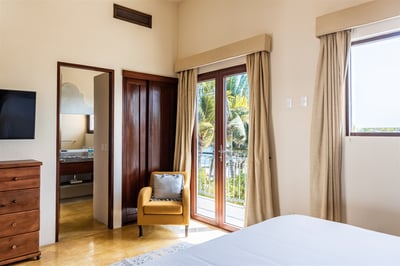 Luxury Villa Photo #31