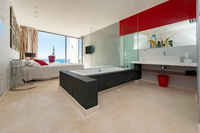 Luxury Villa Photo #32