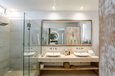Luxury Villa Photo #25