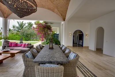 Luxury Villa Photo #11