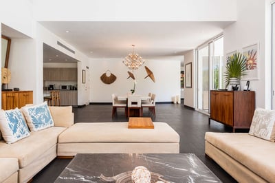 Luxury Villa Photo #18