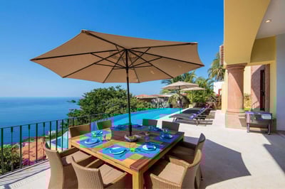 Luxury Villa Photo #4