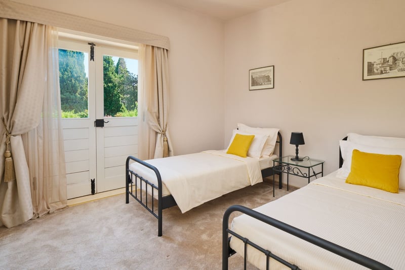 Villa Supetrus Palace