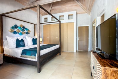 Luxury Villa Photo #27