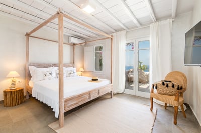 Luxury Villa Photo #30