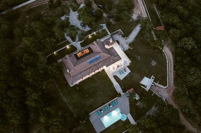 Luxury Villa Photo #6