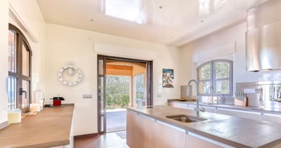 Luxury Villa Photo #12