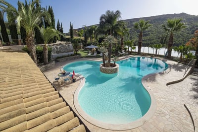 Luxury Villa Photo #8