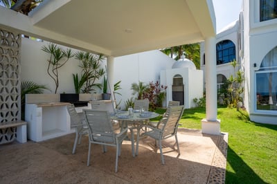 Luxury Villa Photo #17