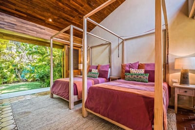 Luxury Villa Photo #22