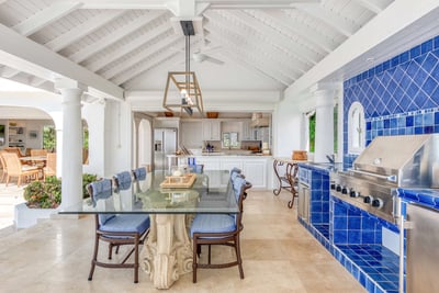 Luxury Villa Photo #11