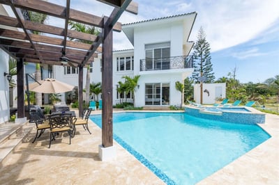 Luxury Villa Photo #7