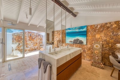 Luxury Villa Photo #35