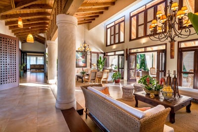 Luxury Villa Photo #16