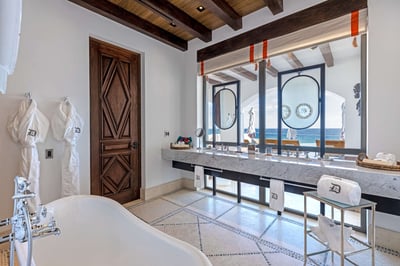Luxury Villa Photo #29