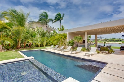 Luxury Villa Photo #3
