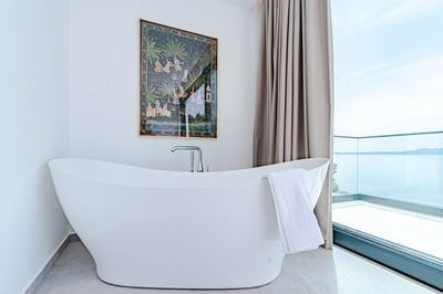 Luxury Villa Photo #37