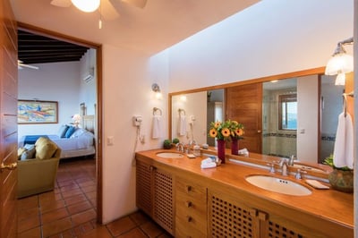 Luxury Villa Photo #25