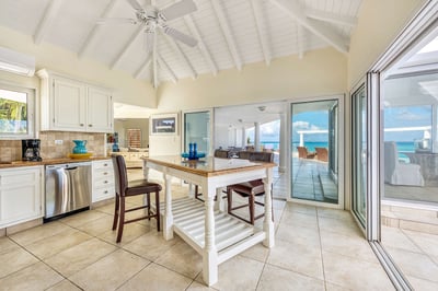 Luxury Villa Photo #17