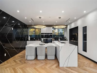 Luxury Villa Photo #18