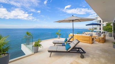 Luxury Villa Photo #4
