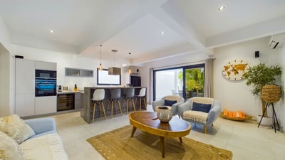 Luxury Villa Photo #17