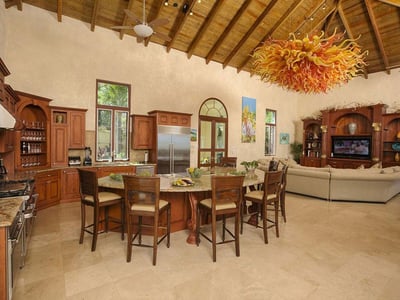 Luxury Villa Photo #5