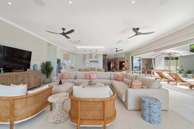 Luxury Villa Photo #13
