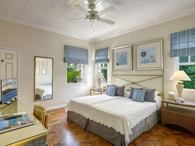 Luxury Villa Photo #10