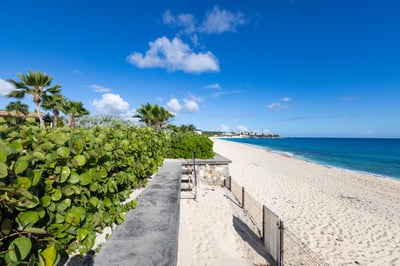 Luxury Villa Photo #3