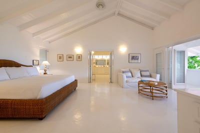 Luxury Villa Photo #31